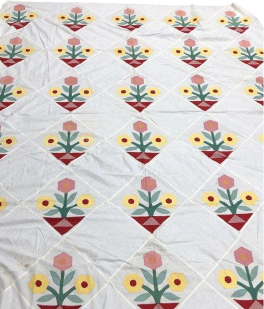 Applique Floral Pattern Quilt White 84 X 71