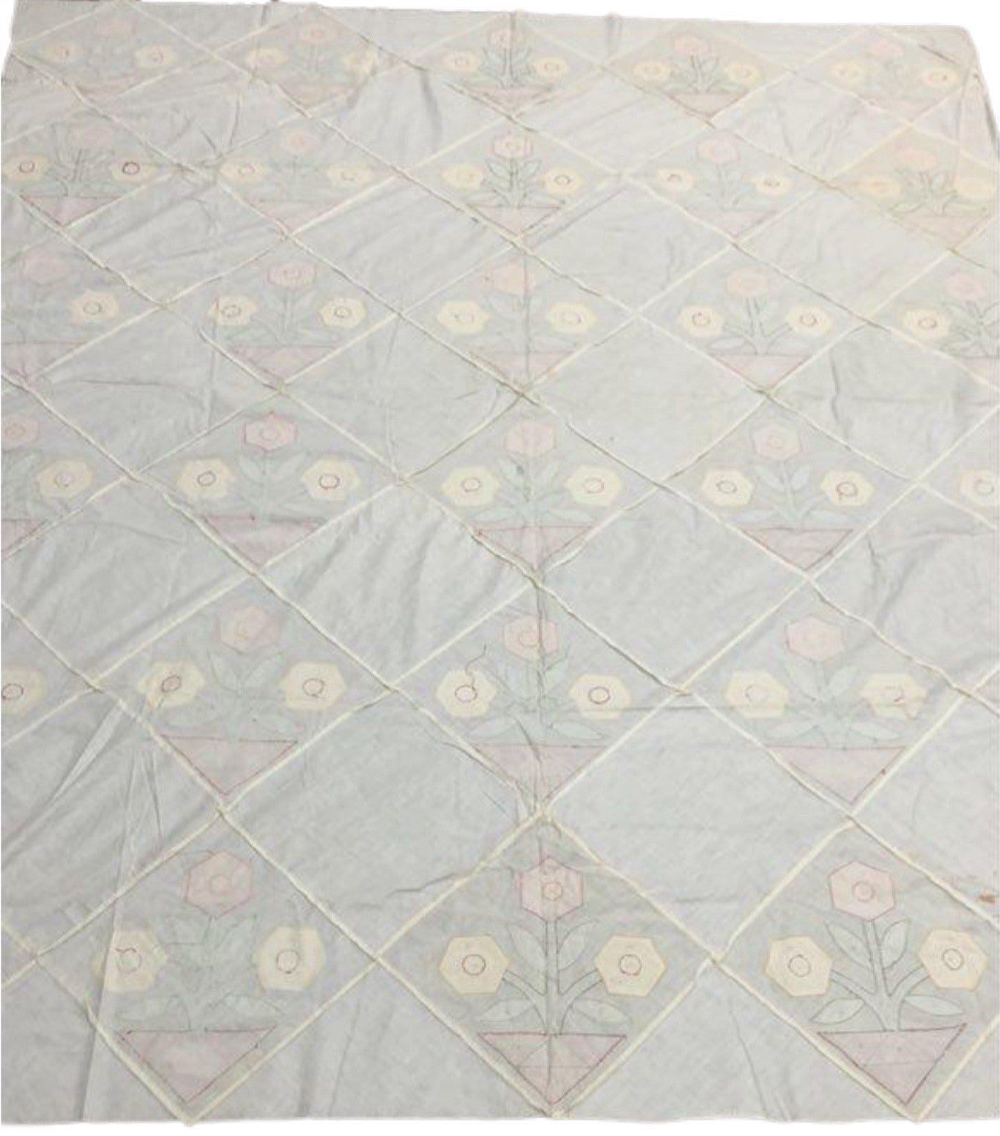 Applique Floral Pattern Quilt White 84 X 71