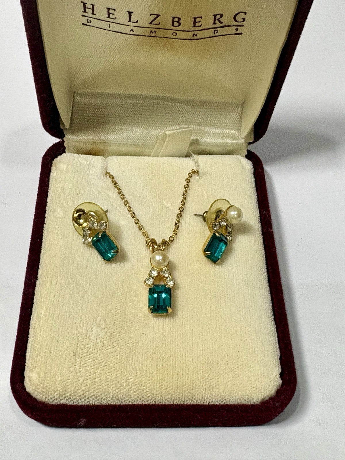 10k Helzberg Diamonds, Pearl And Emerald Necklace Set With Matching Earrings